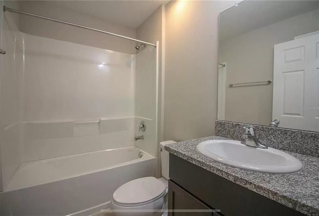 En Renta: $2,375 (4 camas, 2 baños, 1904 Pies cuadrados)