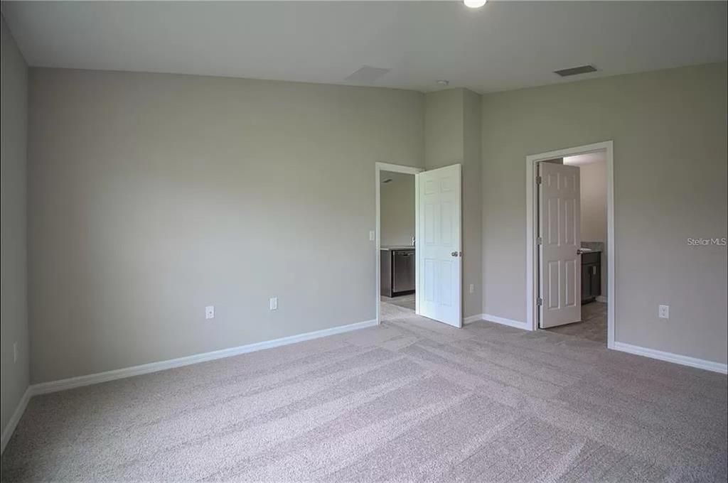 En Renta: $2,375 (4 camas, 2 baños, 1904 Pies cuadrados)