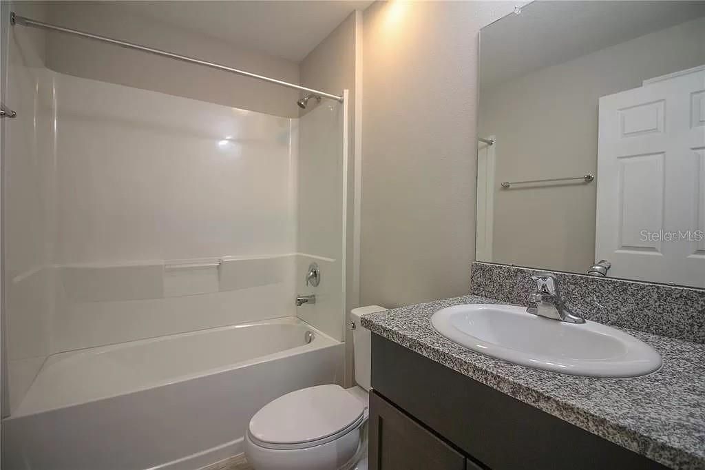 En Renta: $2,375 (4 camas, 2 baños, 1904 Pies cuadrados)