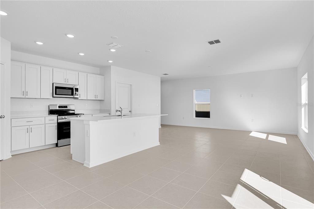 For Rent: $2,300 (4 beds, 2 baths, 1879 Square Feet)