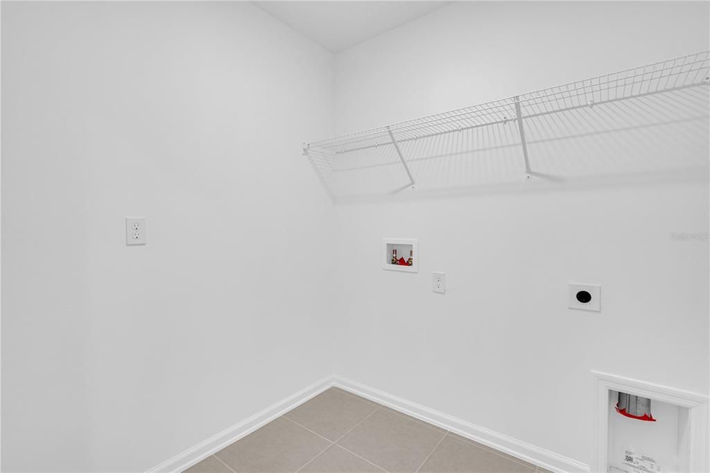 For Rent: $2,300 (4 beds, 2 baths, 1879 Square Feet)