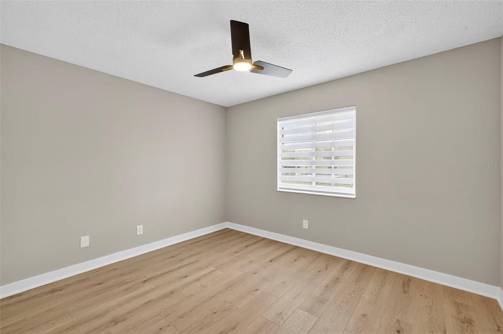 For Sale: $369,900 (2 beds, 2 baths, 1102 Square Feet)