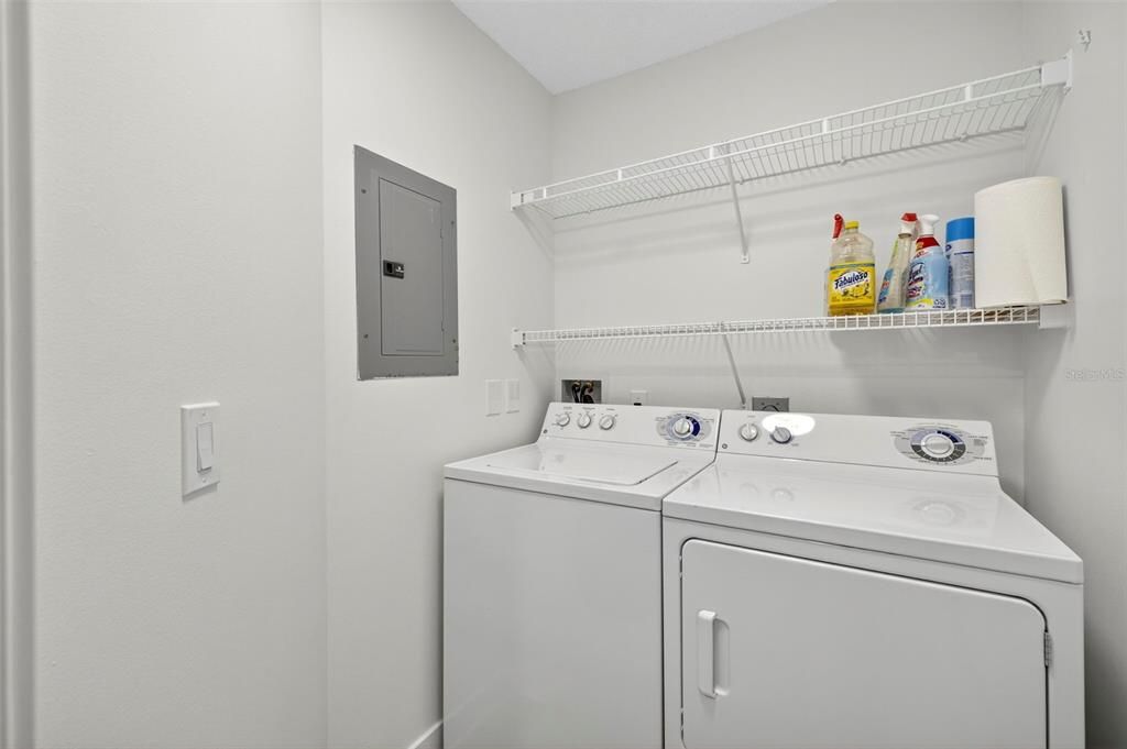 For Sale: $369,900 (2 beds, 2 baths, 1102 Square Feet)