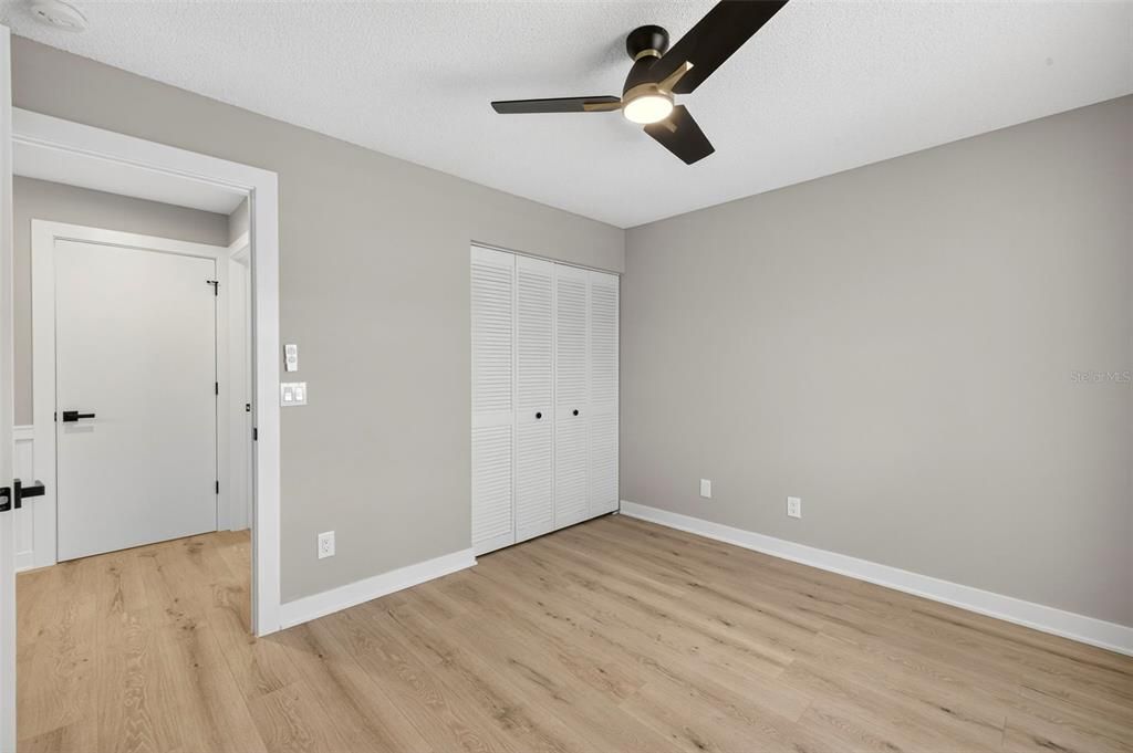 For Sale: $369,900 (2 beds, 2 baths, 1102 Square Feet)