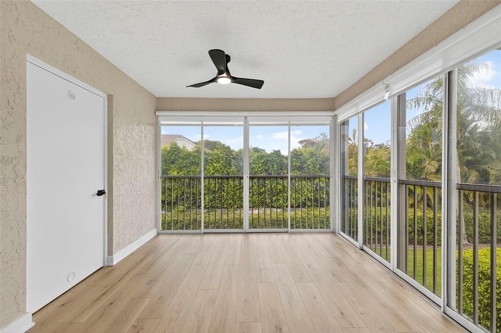 For Sale: $369,900 (2 beds, 2 baths, 1102 Square Feet)