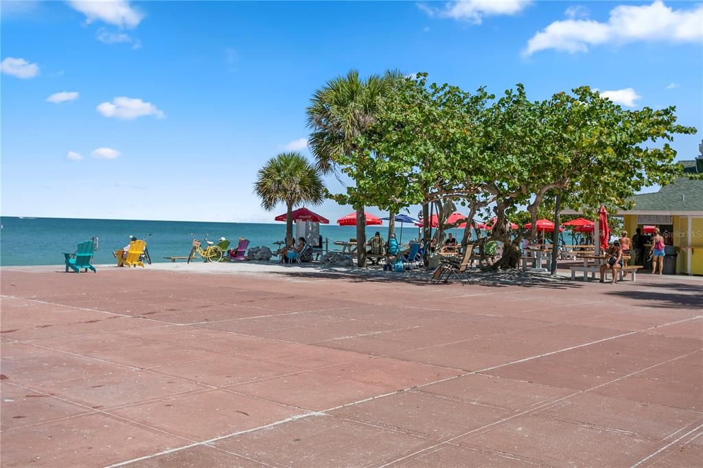 На продажу: $895,000 (2 спален, 2 ванн, 1019 Квадратных фут)