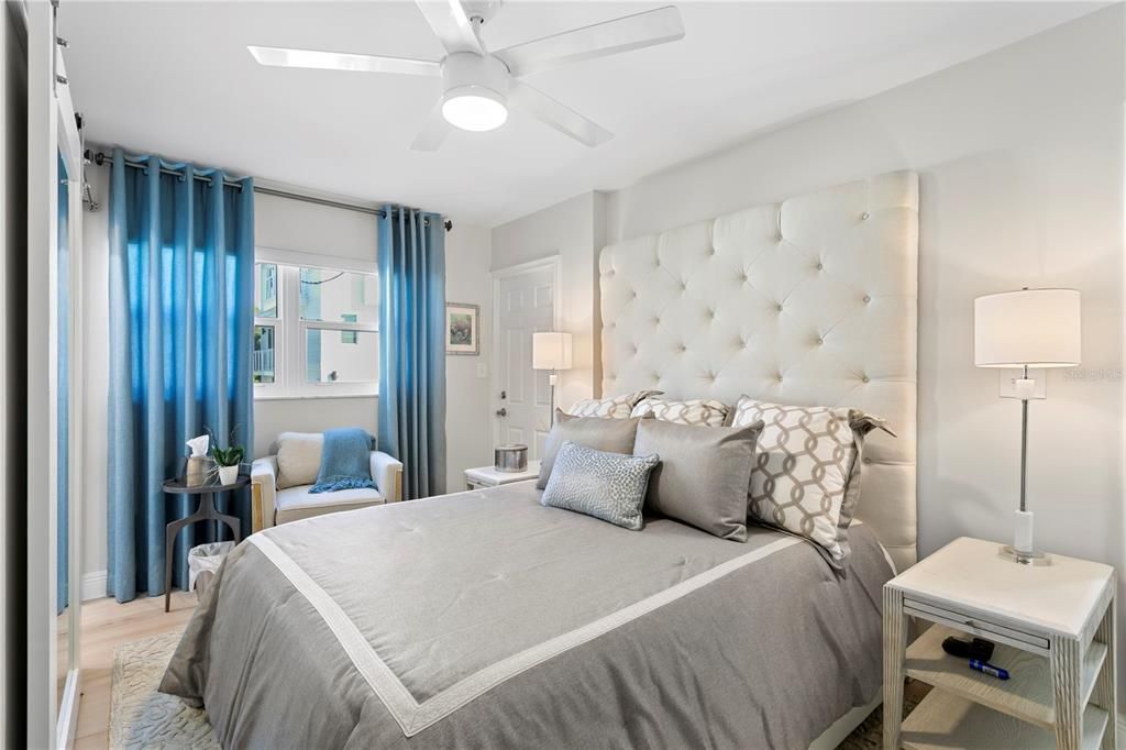 На продажу: $895,000 (2 спален, 2 ванн, 1019 Квадратных фут)