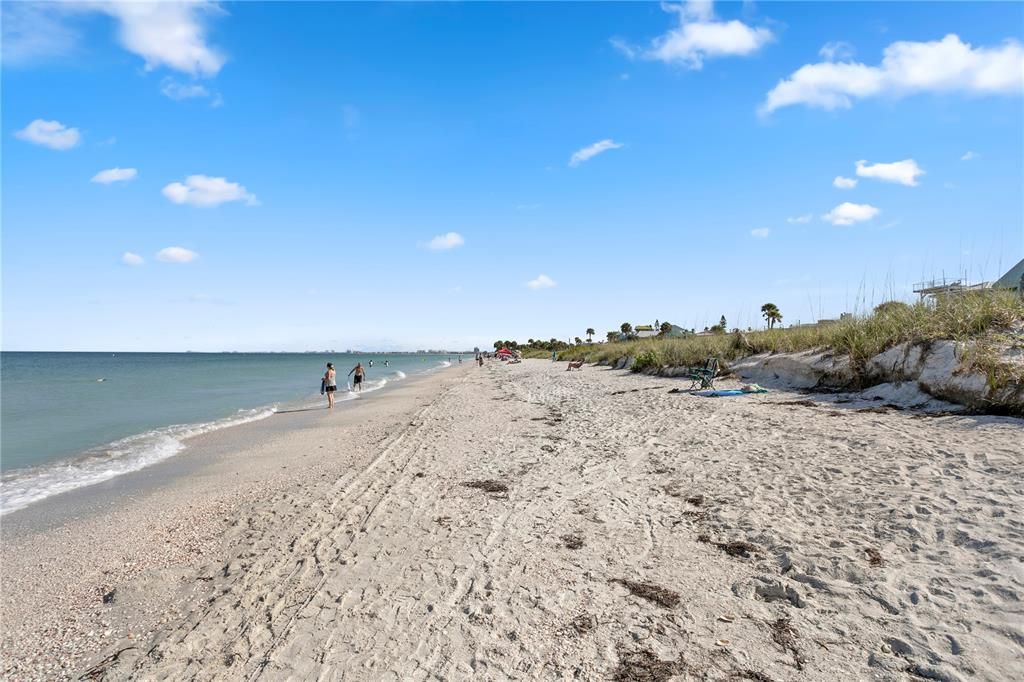 На продажу: $895,000 (2 спален, 2 ванн, 1019 Квадратных фут)