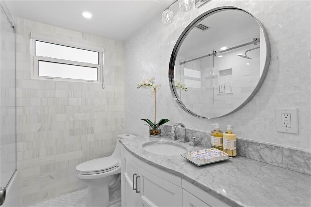 На продажу: $895,000 (2 спален, 2 ванн, 1019 Квадратных фут)