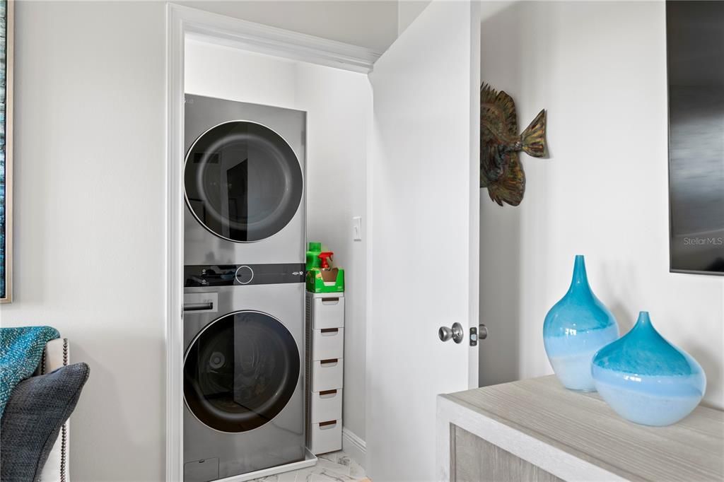 На продажу: $895,000 (2 спален, 2 ванн, 1019 Квадратных фут)