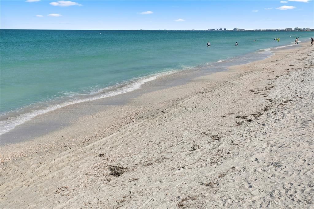 На продажу: $895,000 (2 спален, 2 ванн, 1019 Квадратных фут)