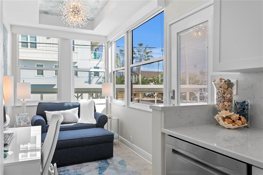 На продажу: $895,000 (2 спален, 2 ванн, 1019 Квадратных фут)