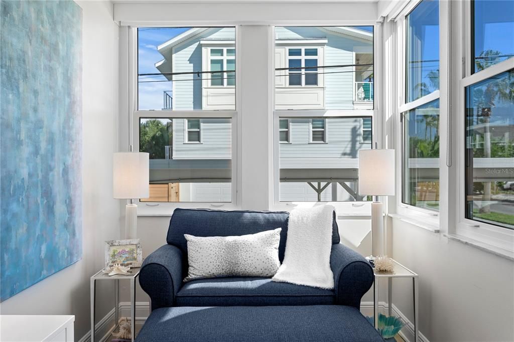 На продажу: $895,000 (2 спален, 2 ванн, 1019 Квадратных фут)