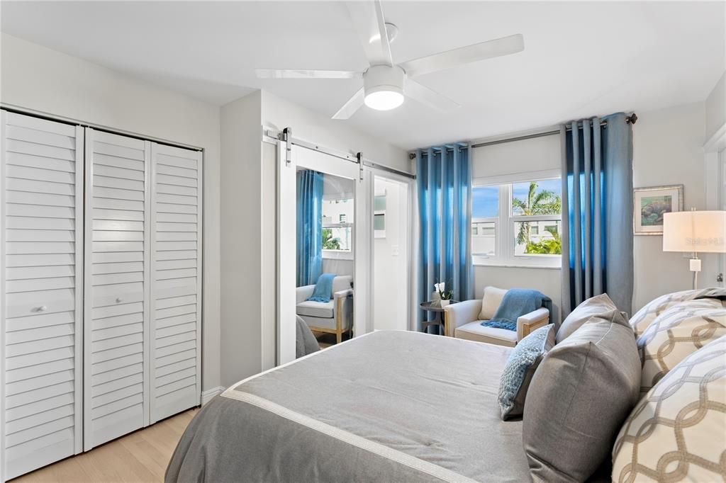 На продажу: $895,000 (2 спален, 2 ванн, 1019 Квадратных фут)