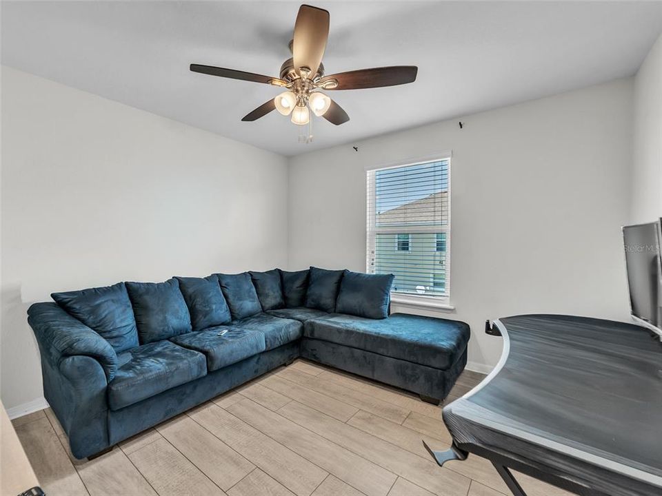 For Sale: $285,000 (3 beds, 2 baths, 1627 Square Feet)