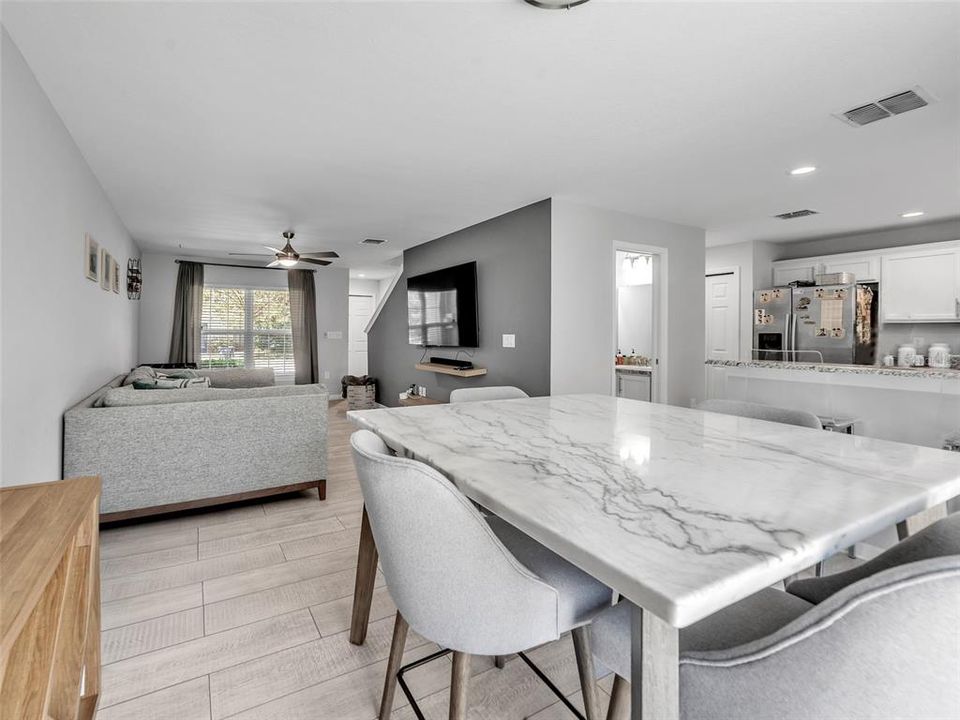 For Sale: $285,000 (3 beds, 2 baths, 1627 Square Feet)