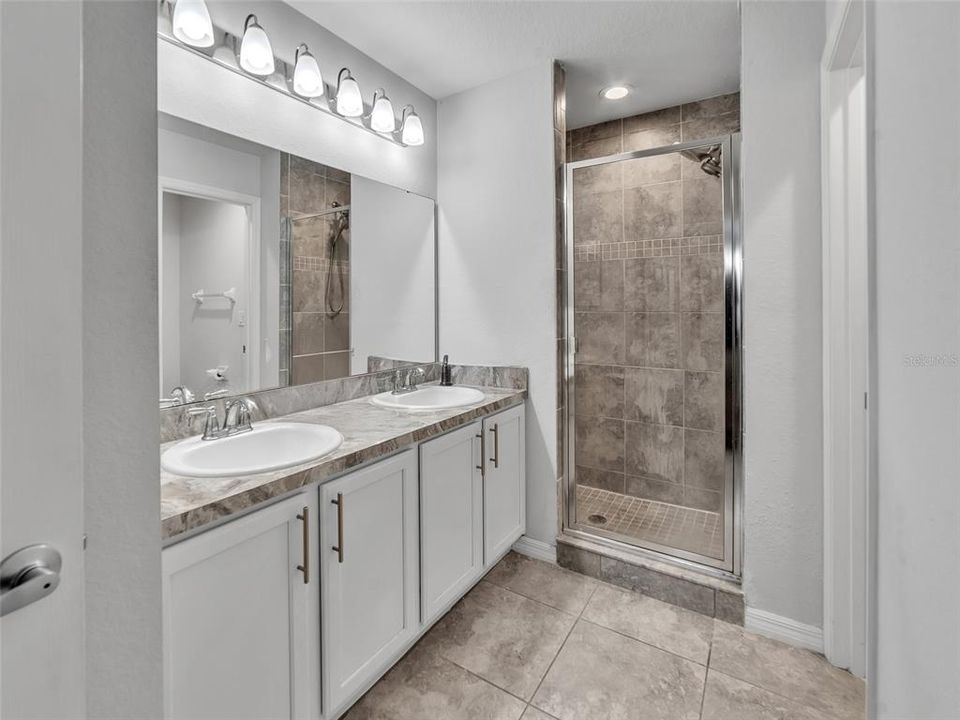 For Sale: $285,000 (3 beds, 2 baths, 1627 Square Feet)