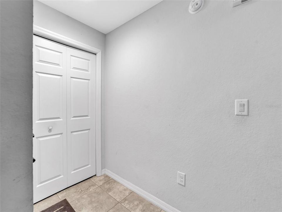 For Sale: $285,000 (3 beds, 2 baths, 1627 Square Feet)