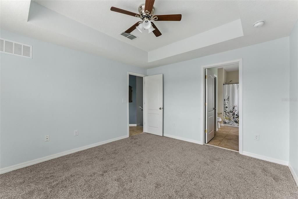 Activo con contrato: $2,000 (2 camas, 2 baños, 1200 Pies cuadrados)