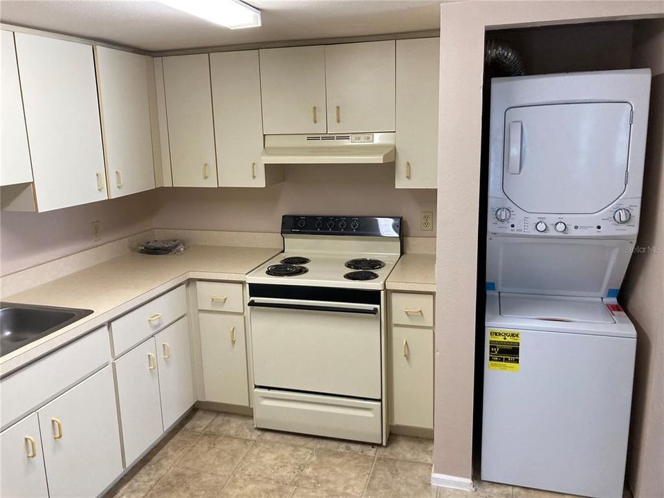 For Rent: $1,275 (2 beds, 2 baths, 885 Square Feet)