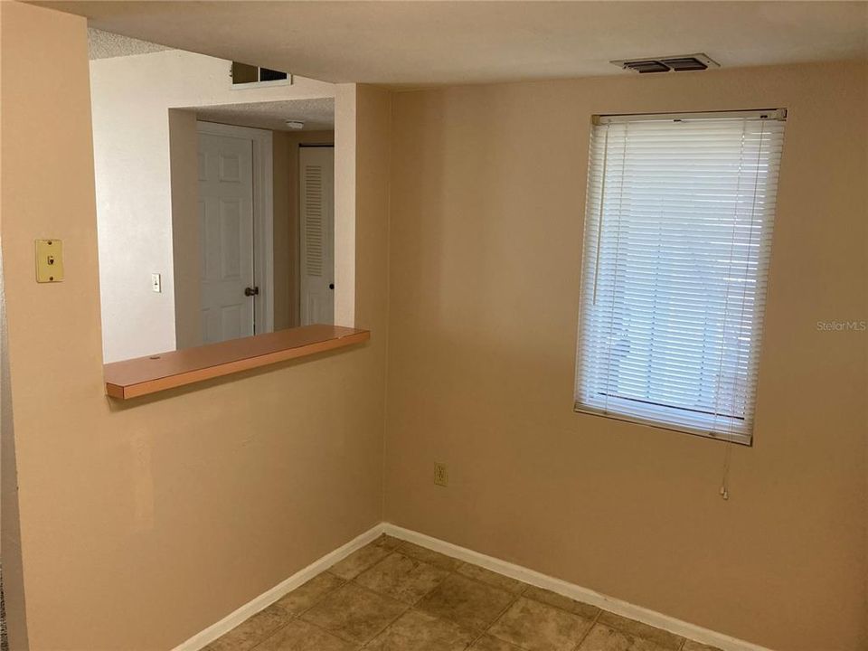 For Rent: $1,275 (2 beds, 2 baths, 885 Square Feet)