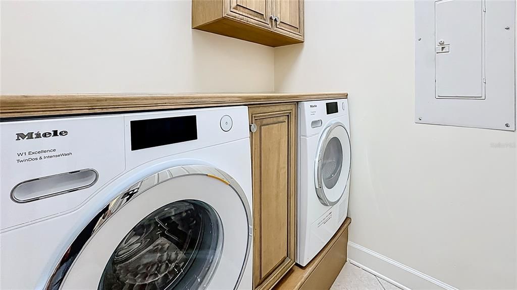 待售: $2,295,000 (3 贝兹, 3 浴室, 2714 平方英尺)