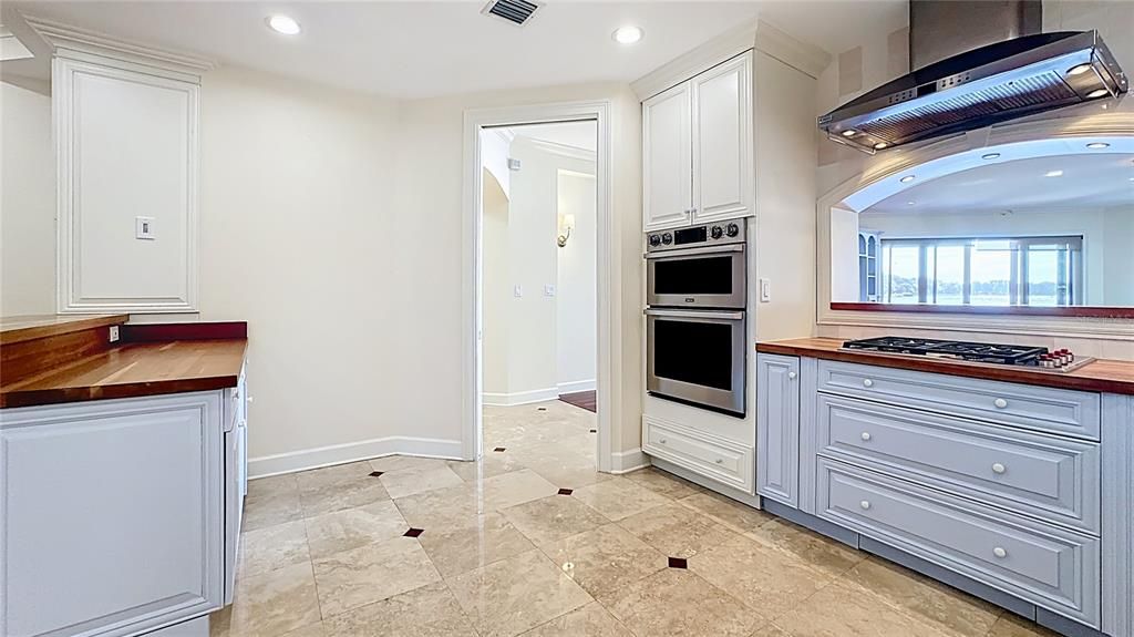 待售: $2,295,000 (3 贝兹, 3 浴室, 2714 平方英尺)