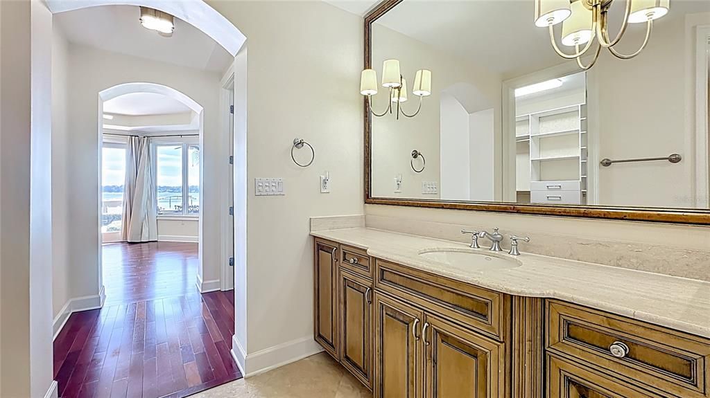 待售: $2,295,000 (3 贝兹, 3 浴室, 2714 平方英尺)