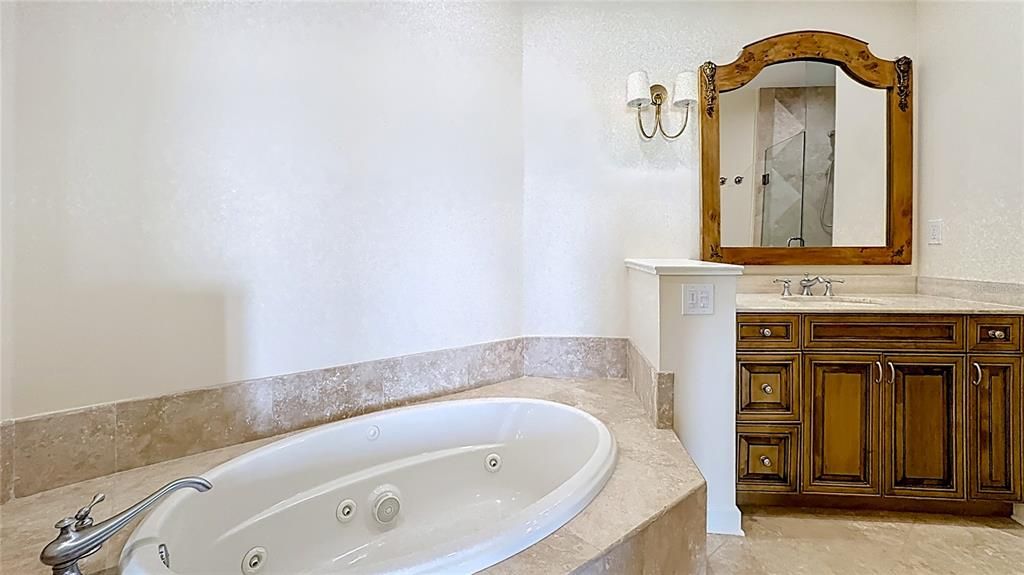 待售: $2,295,000 (3 贝兹, 3 浴室, 2714 平方英尺)