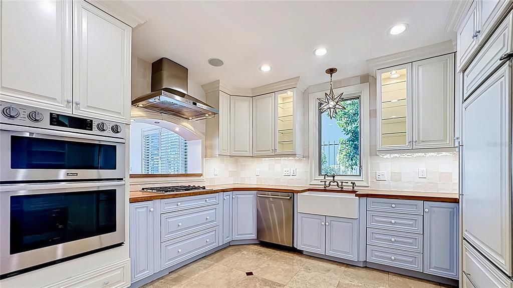 待售: $2,295,000 (3 贝兹, 3 浴室, 2714 平方英尺)