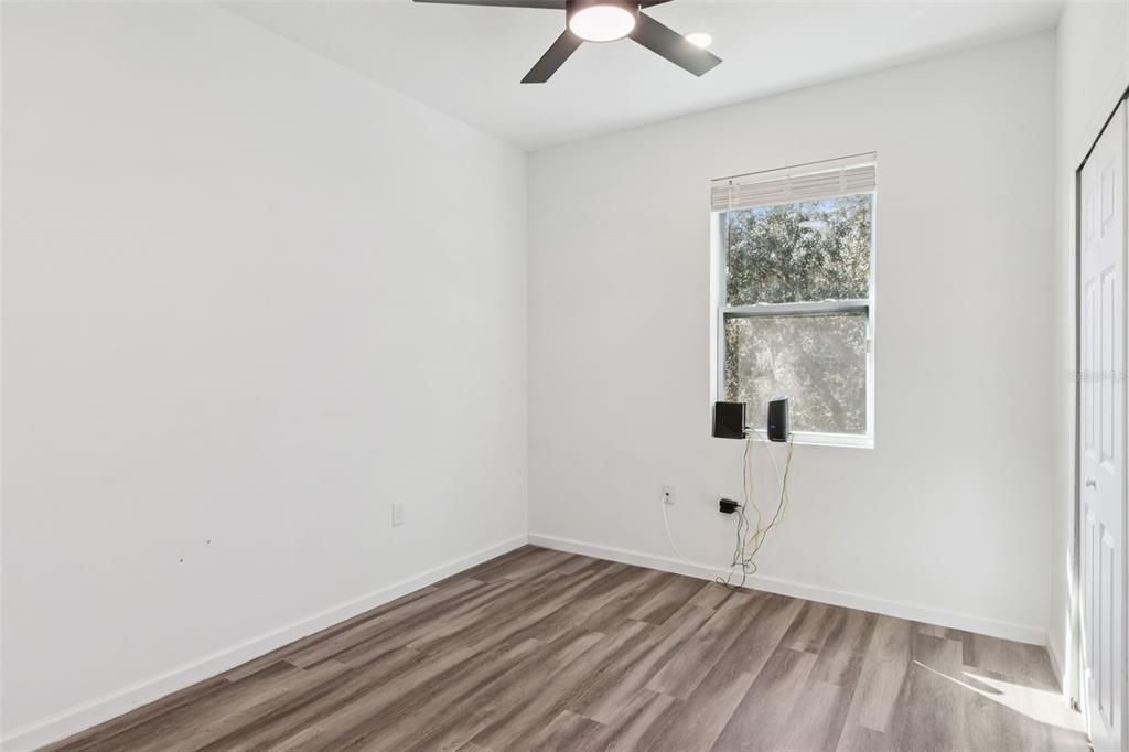 На продажу: $350,000 (4 спален, 2 ванн, 1482 Квадратных фут)