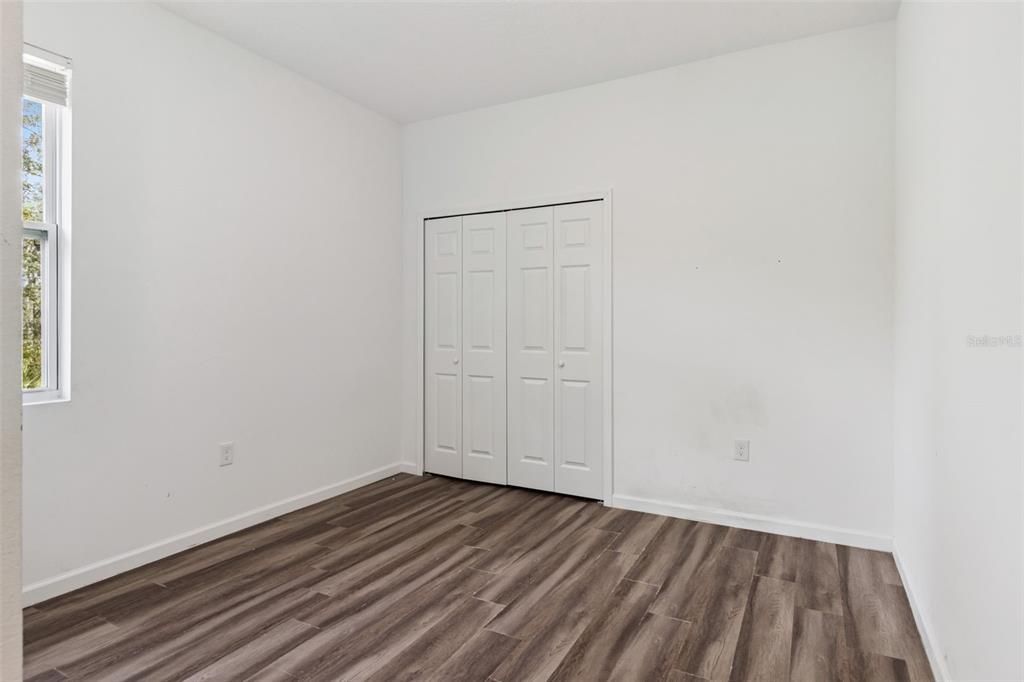 На продажу: $350,000 (4 спален, 2 ванн, 1482 Квадратных фут)