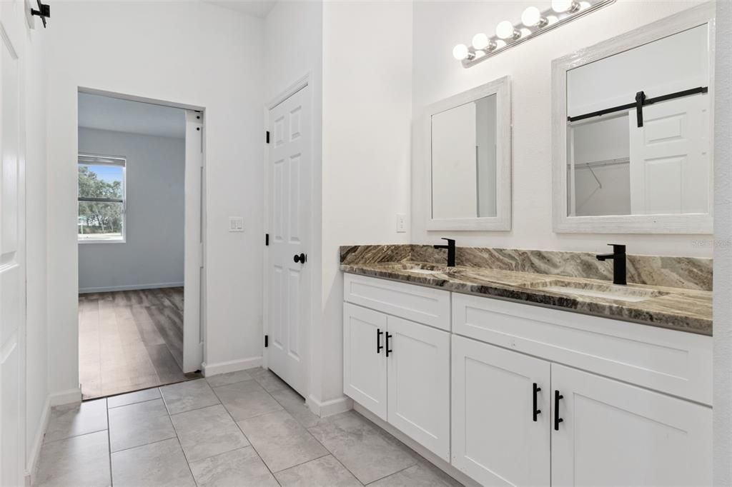 На продажу: $350,000 (4 спален, 2 ванн, 1482 Квадратных фут)