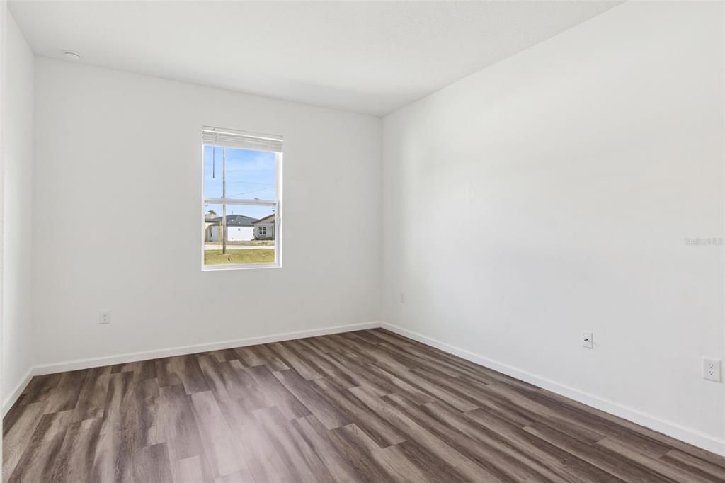 На продажу: $350,000 (4 спален, 2 ванн, 1482 Квадратных фут)