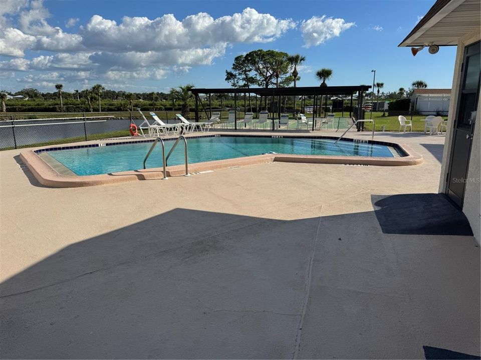 For Sale: $159,900 (2 beds, 2 baths, 1351 Square Feet)