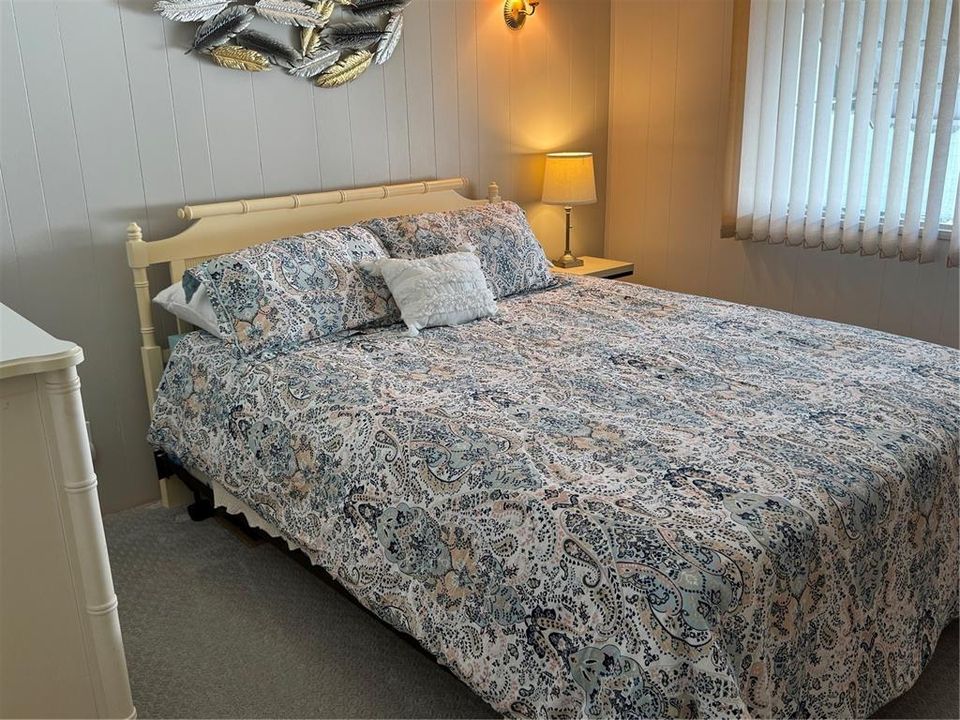 For Sale: $159,900 (2 beds, 2 baths, 1351 Square Feet)