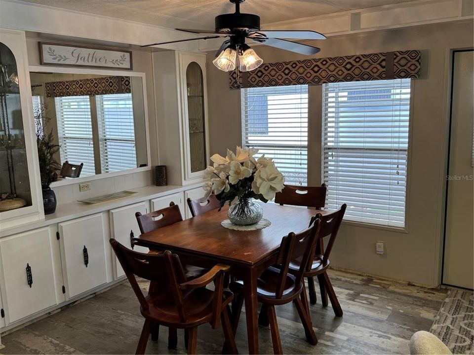 For Sale: $159,900 (2 beds, 2 baths, 1351 Square Feet)