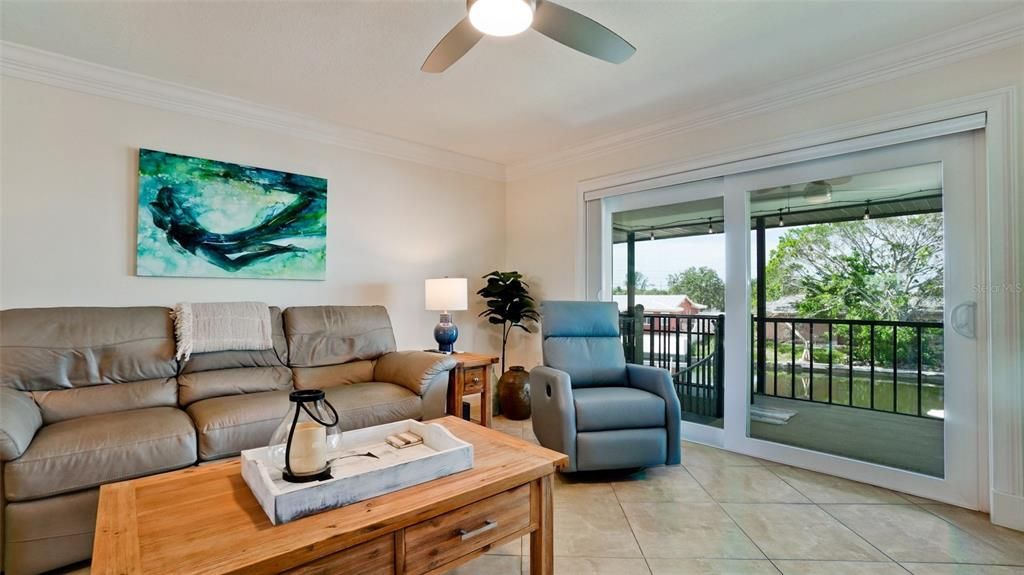 На продажу: $685,000 (2 спален, 2 ванн, 1728 Квадратных фут)