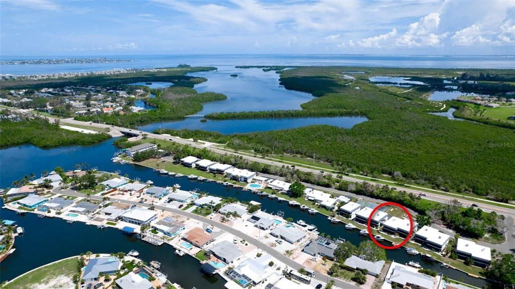 На продажу: $685,000 (2 спален, 2 ванн, 1728 Квадратных фут)