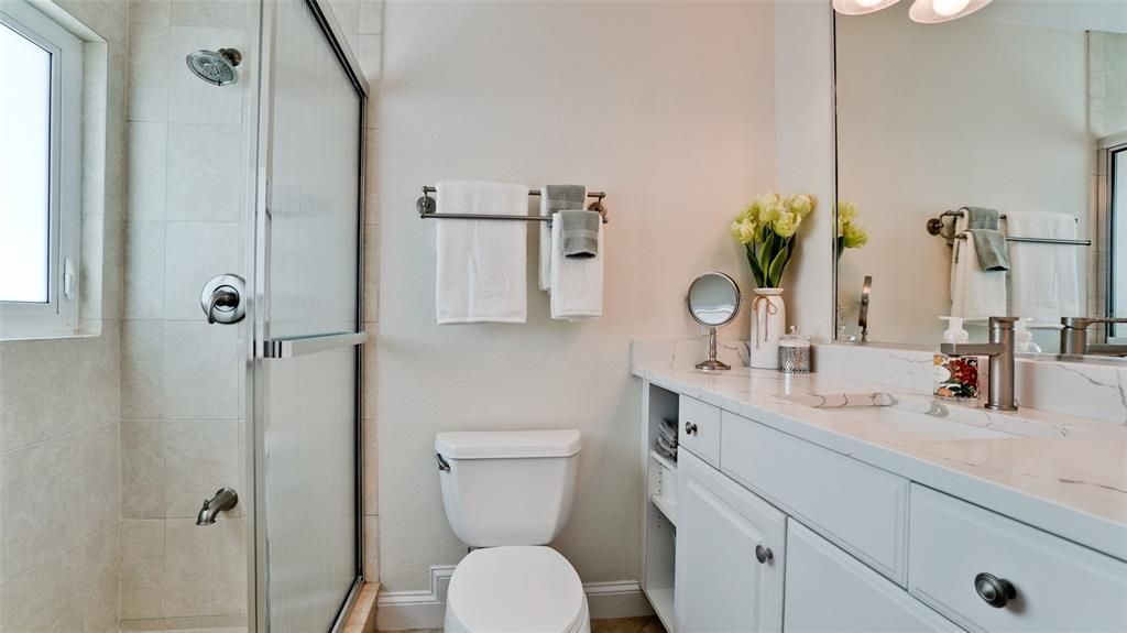 На продажу: $685,000 (2 спален, 2 ванн, 1728 Квадратных фут)