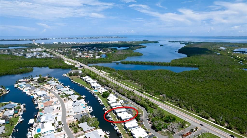 На продажу: $685,000 (2 спален, 2 ванн, 1728 Квадратных фут)