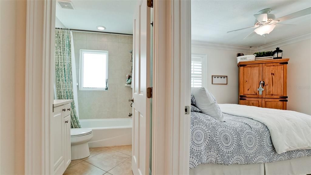 На продажу: $685,000 (2 спален, 2 ванн, 1728 Квадратных фут)