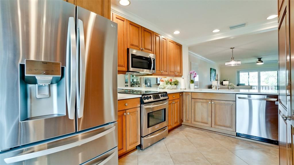 На продажу: $685,000 (2 спален, 2 ванн, 1728 Квадратных фут)