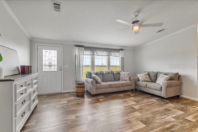 For Rent: $2,500 (3 beds, 3 baths, 1792 Square Feet)