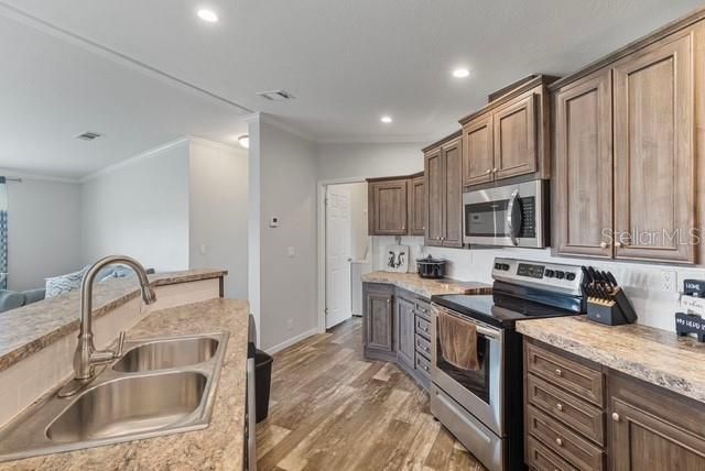 For Rent: $2,500 (3 beds, 3 baths, 1792 Square Feet)