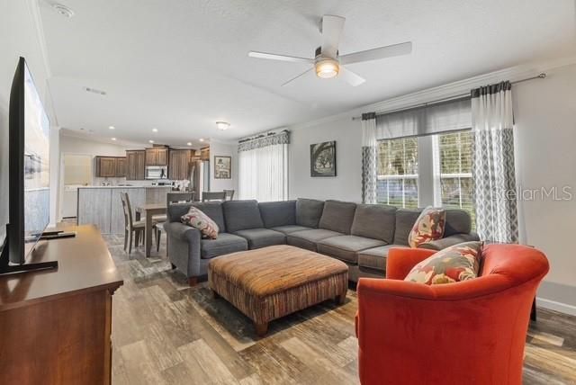 For Rent: $2,500 (3 beds, 3 baths, 1792 Square Feet)