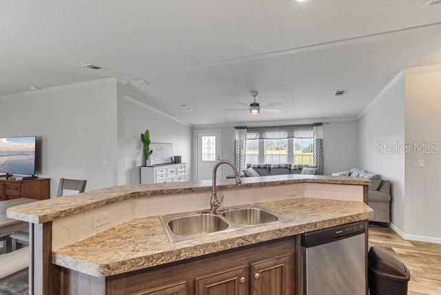 For Rent: $2,500 (3 beds, 3 baths, 1792 Square Feet)