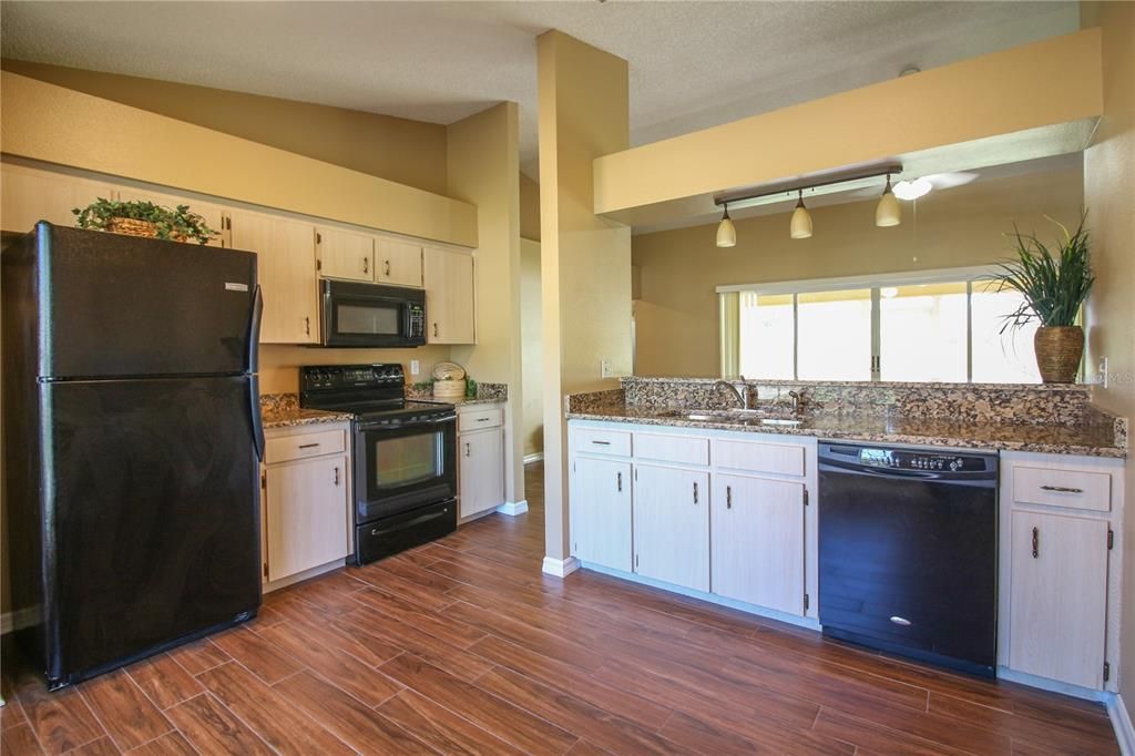 В аренду: $1,995 (3 спален, 2 ванн, 1541 Квадратных фут)