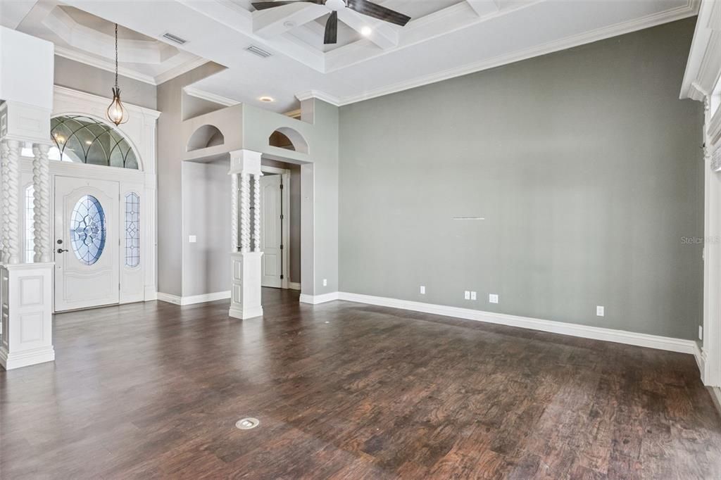 合同活跃: $499,900 (4 贝兹, 2 浴室, 2177 平方英尺)