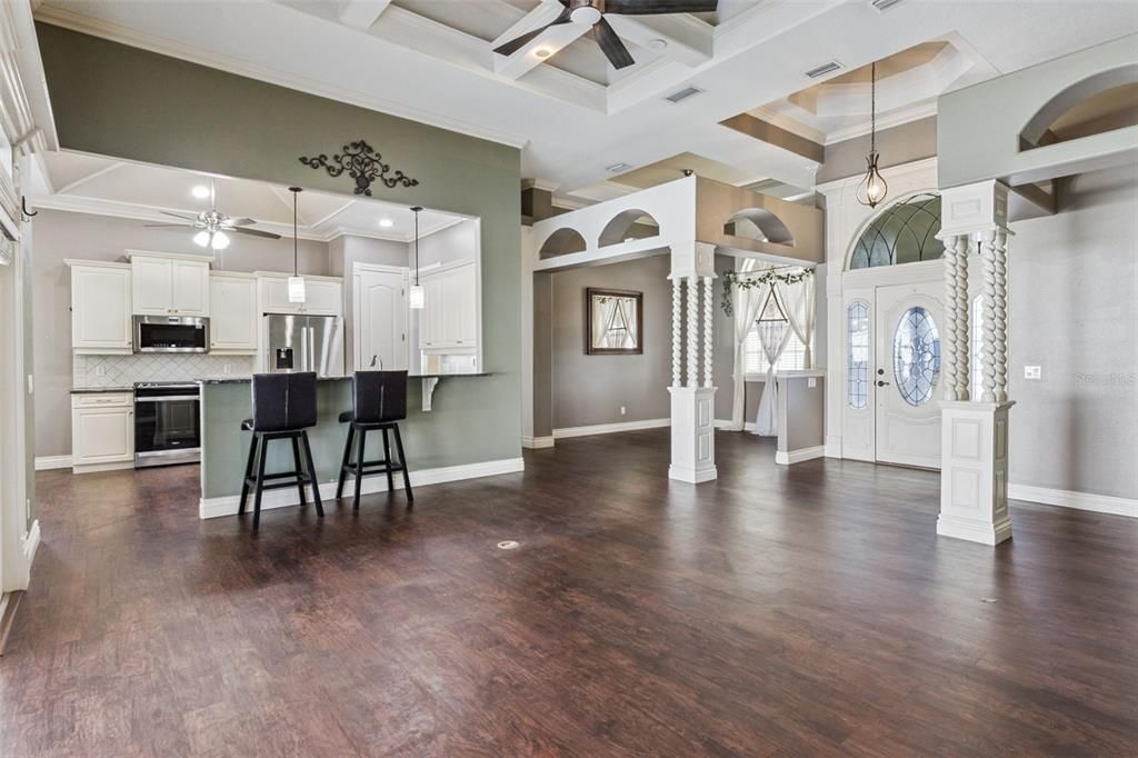 合同活跃: $499,900 (4 贝兹, 2 浴室, 2177 平方英尺)